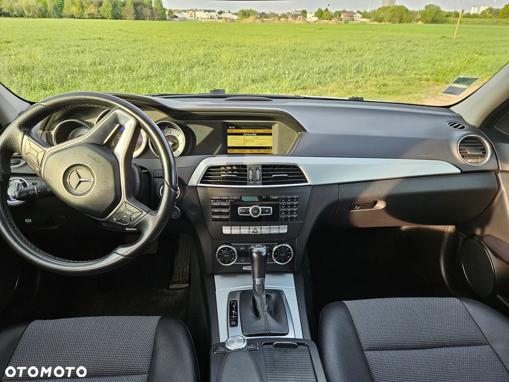 Mercedes-Benz Klasa C 220 CDI DPF (BlueEFFICIENCY) 7G-TRONIC Avantgarde - 12