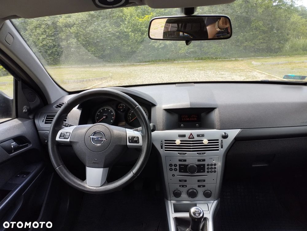 Opel Astra 1.4 Essentia - 21