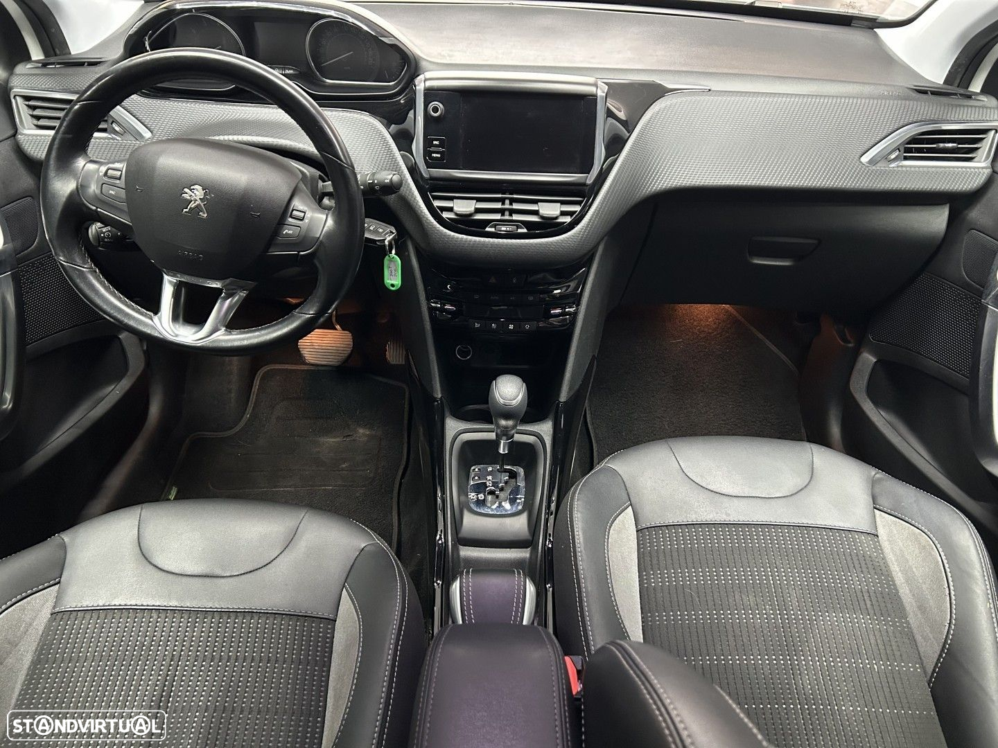 Peugeot 2008 1.2 PureTech Allure EAT6 - 9