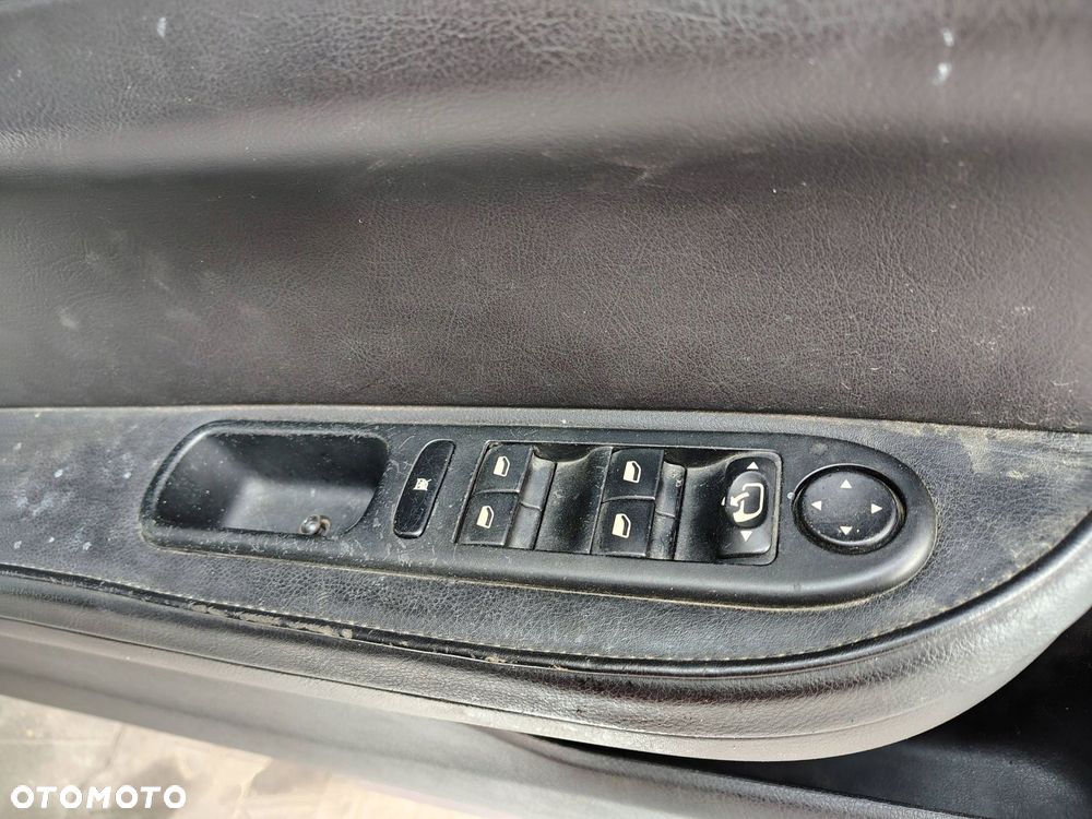 FOTEL FOTELE BOCZKI KOMPLET CZARNA SKÓRA GRZANE PEUGEOT 307 CC - 16