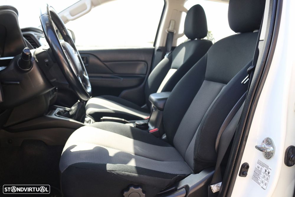 Mitsubishi L200 2.3 DI-D Space Cab Invite Strakar Look 4WD - 37