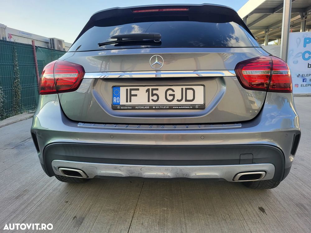 Mercedes-Benz GLA - 10