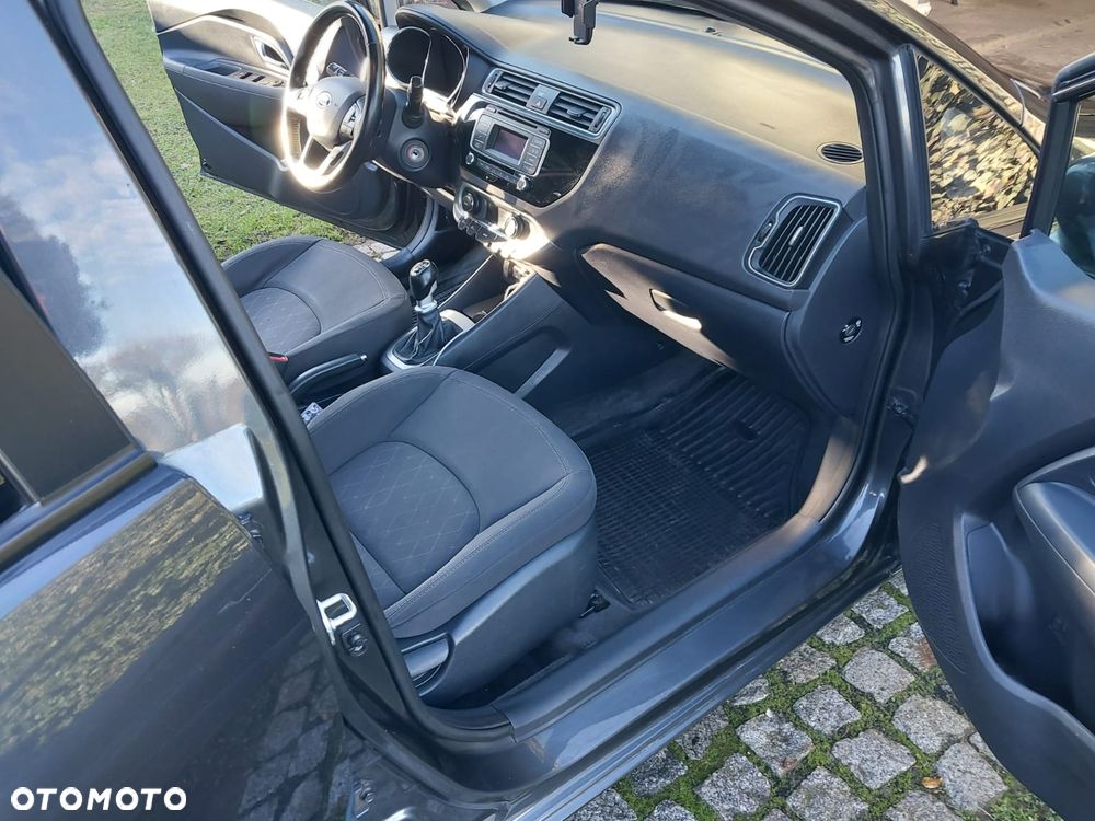 Kia Rio 1.4 Business Line - 12