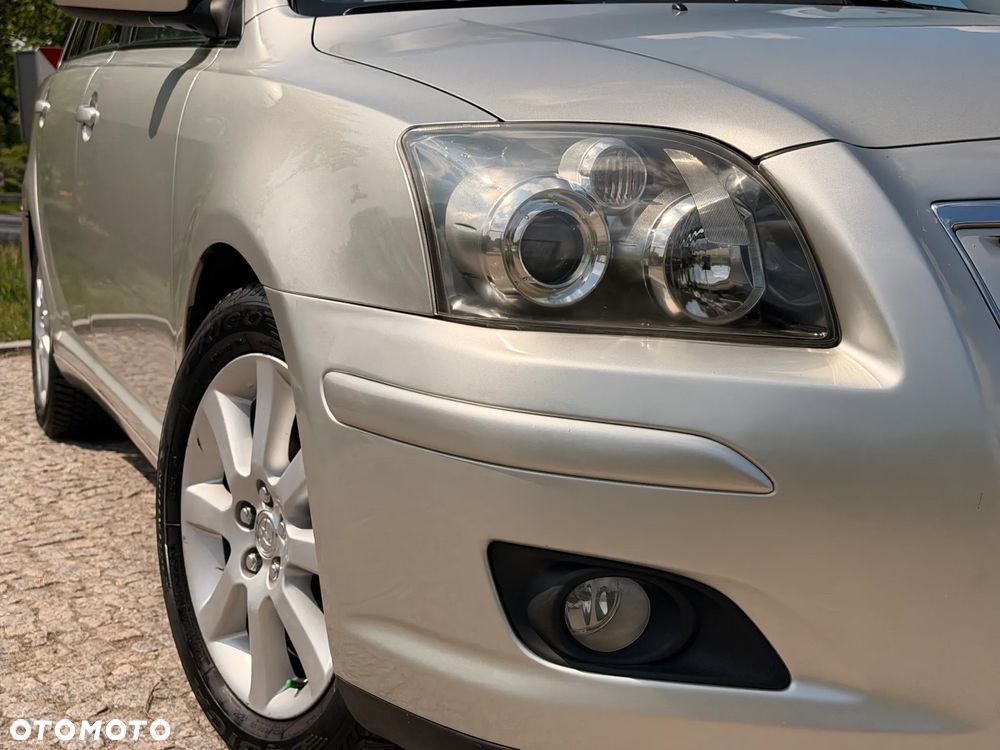 Toyota Avensis 1.8 VVT-i Luna - 19
