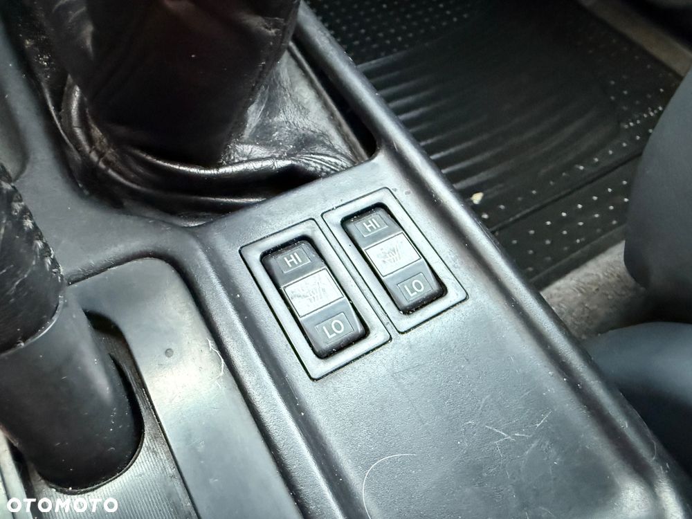 Toyota Land Cruiser - 23