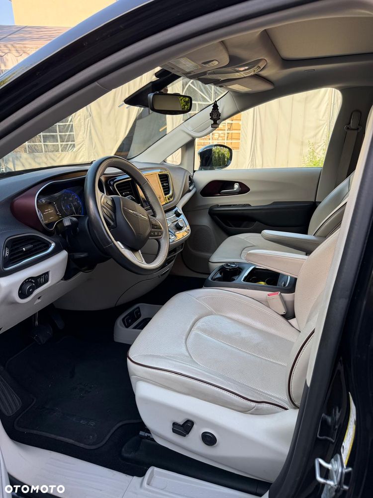 Chrysler Pacifica - 6