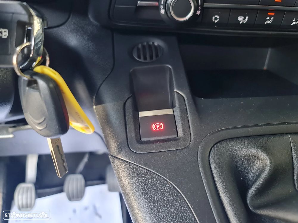 Citroën Berlingo Asphalt 1.6 HDi 100cv Câmara CarPlay IVA Dedutível - 35