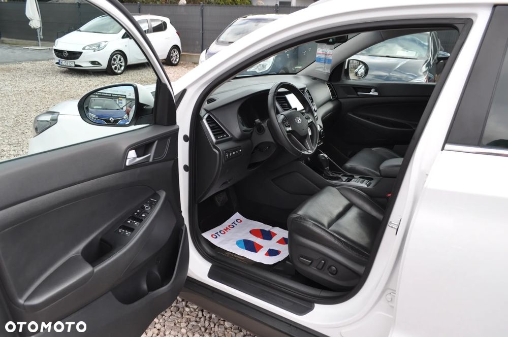 Hyundai Tucson 2.0 CRDI 4WD Automatik Premium - 12