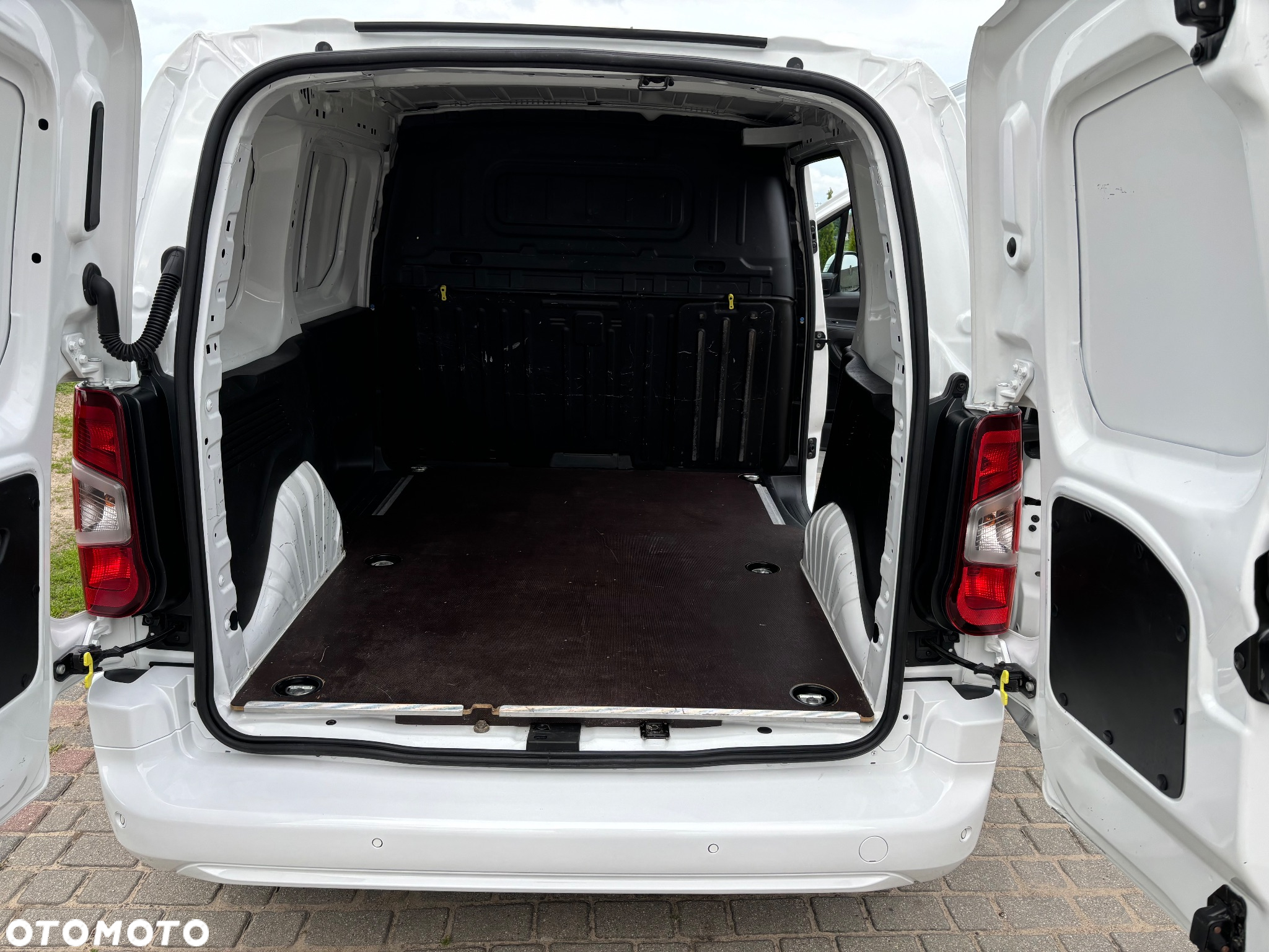 Opel COMBO - 15