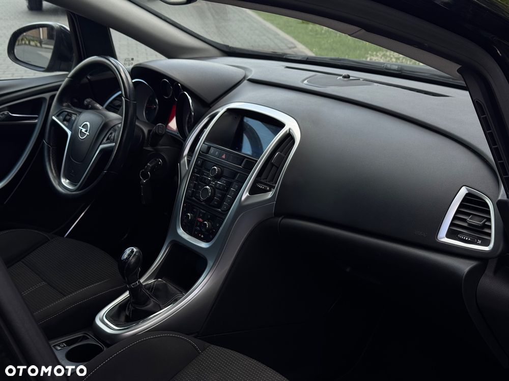 Opel Astra 1.4 Turbo Design Edition - 25