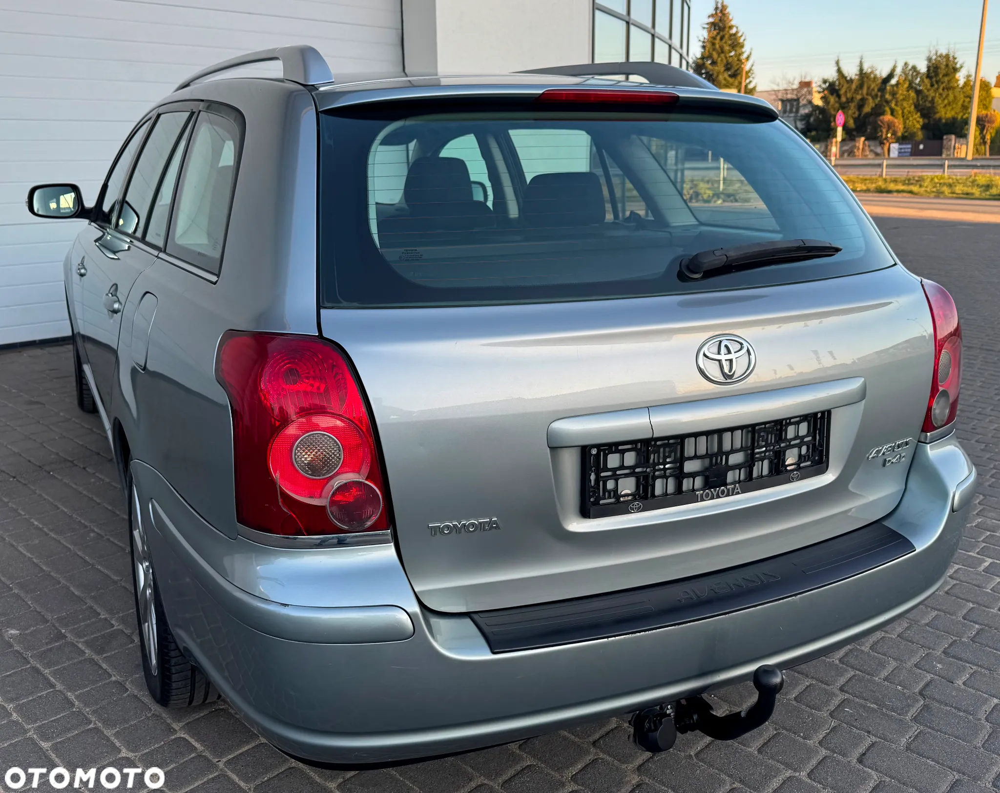Toyota Avensis 2.2 D-4D Combi Executive - 31