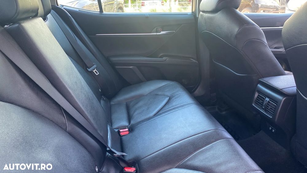 Toyota Camry 2.5 Exclusive - 7