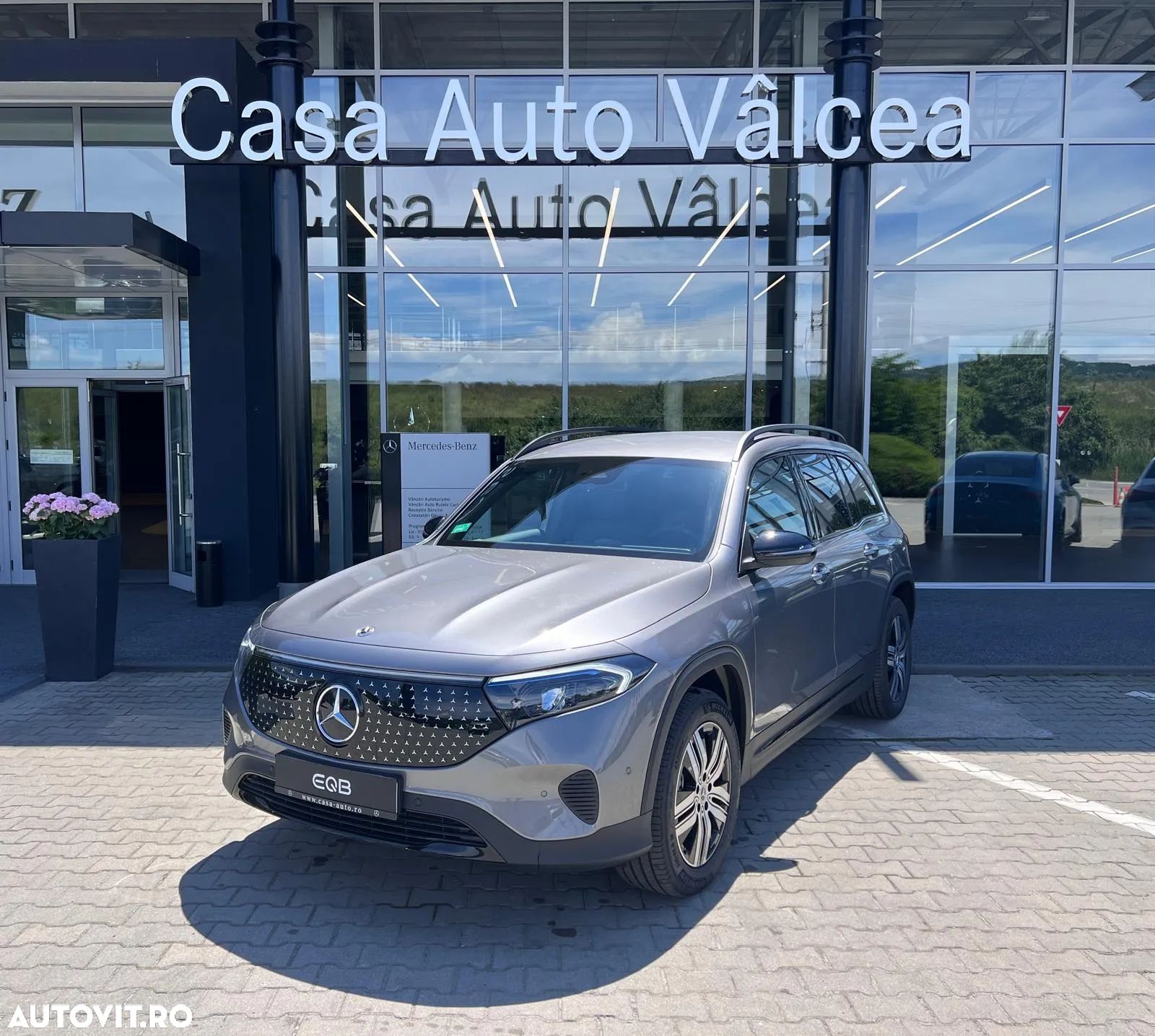 Mercedes-Benz EQB 300 4MATIC - 1