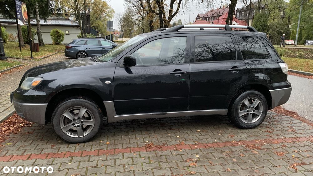 Mitsubishi Outlander - 4