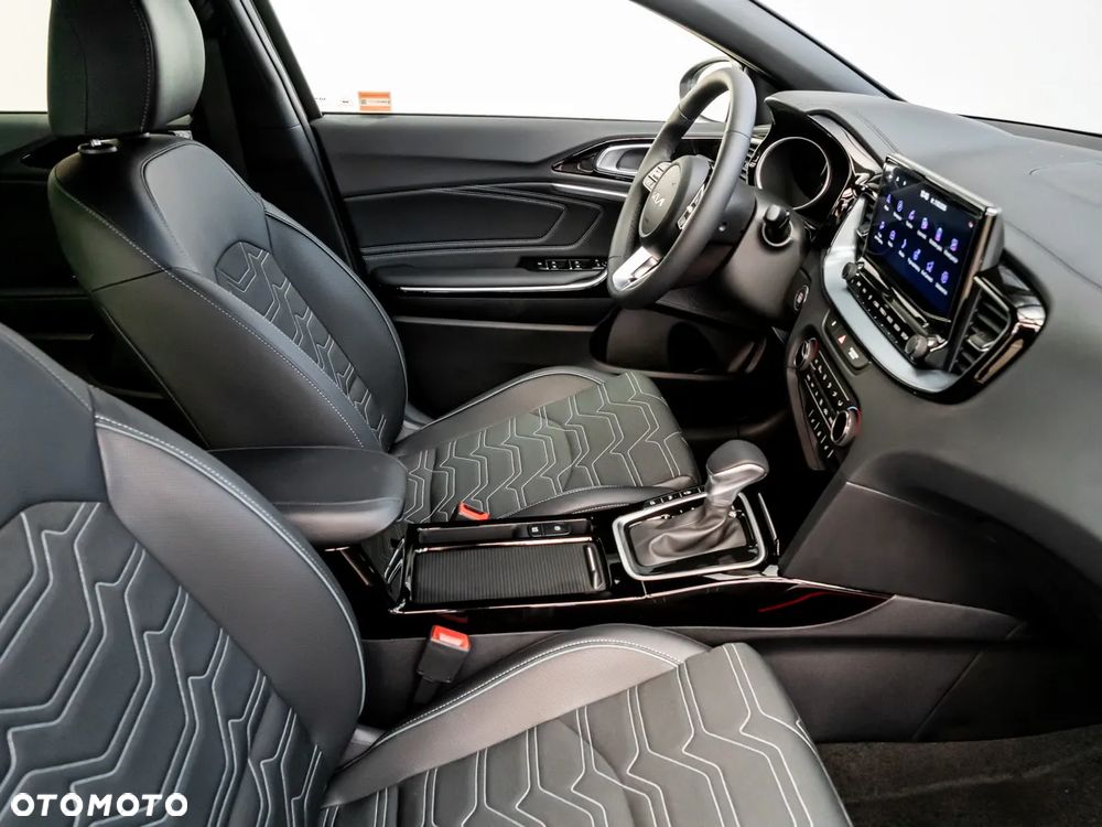 Kia XCeed 1.6 T-GDI Tribute DCT - 17