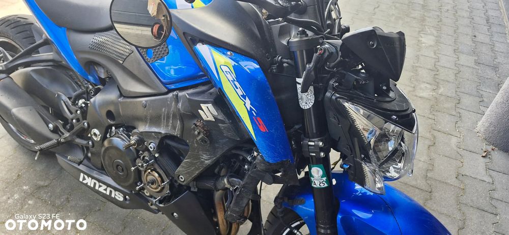 Suzuki GSX 1000 - 25