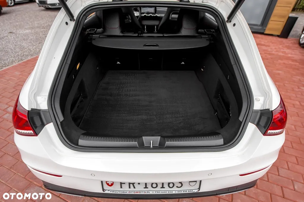 Mercedes-Benz CLA 220 Shooting Brake 7G-DCT AMG Line - 13