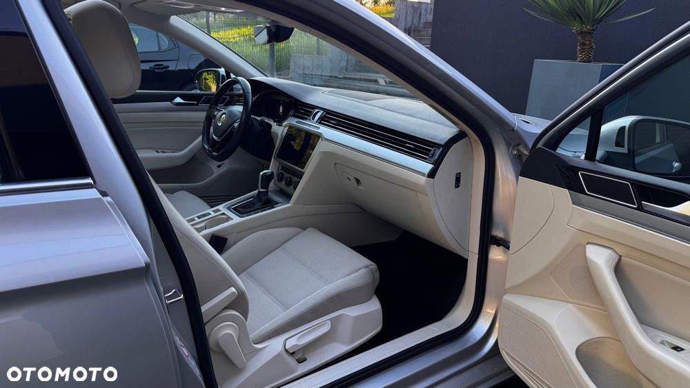 Volkswagen Passat 2.0 TDI SCR (BlueMotion Technology) DSG Comfortline - 10