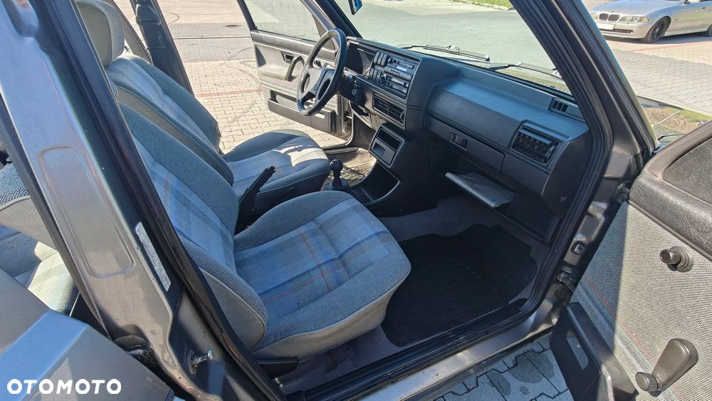 Volkswagen Golf - 24