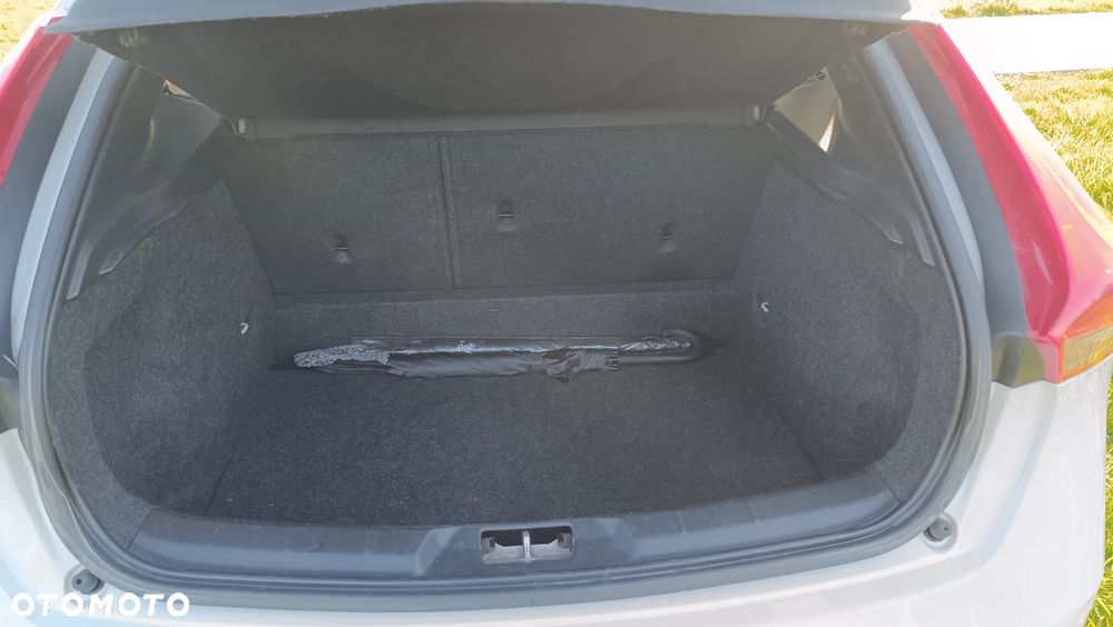Volvo V40 D4 Geartronic RDesign - 11