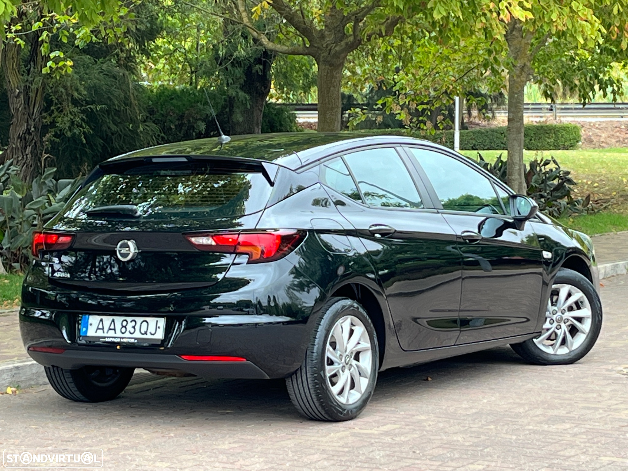 Opel Astra 1.2 T Business Edition S/S - 2