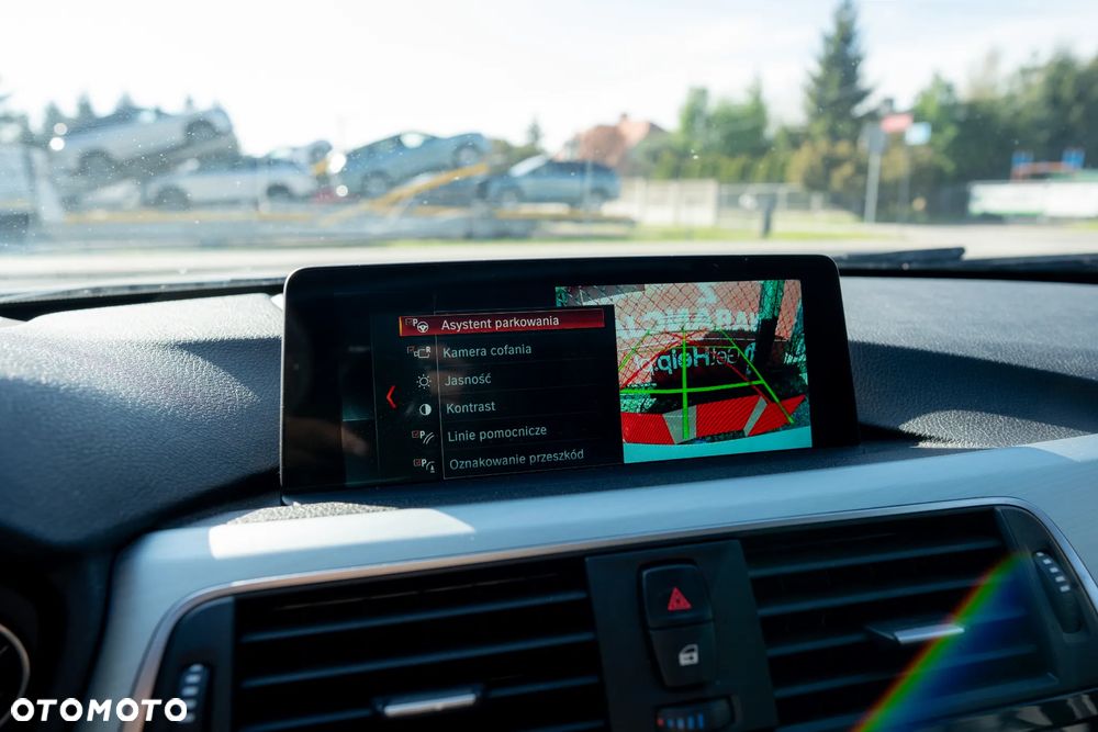 BMW Seria 3 320i xDrive Edition M Sport Shadow - 27