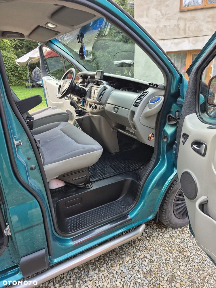 Opel Vivaro - 8