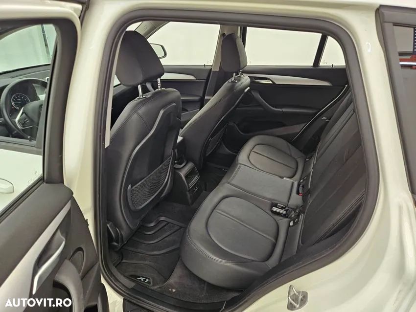 BMW X1 xDrive20i AT - 7