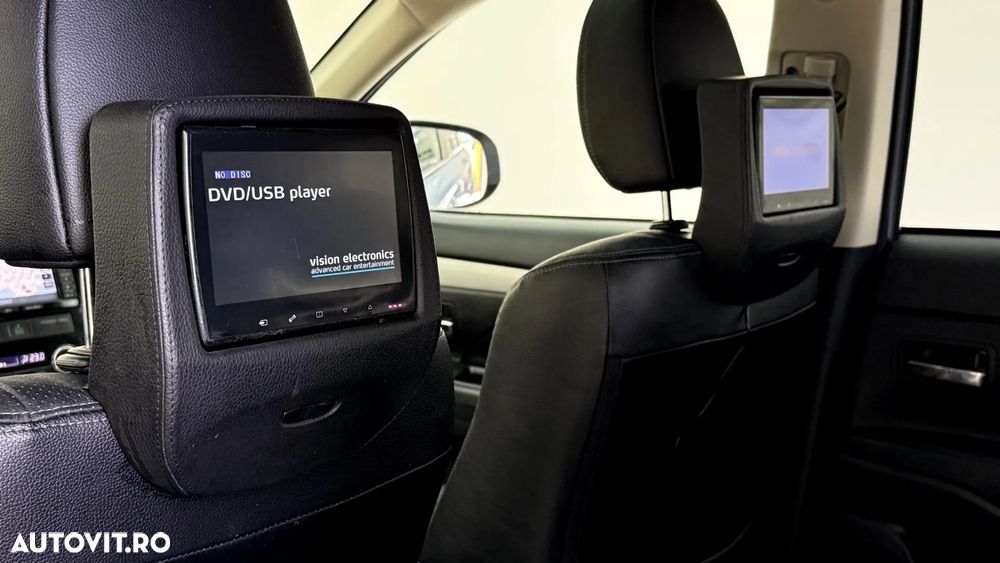 Mitsubishi Outlander 2.0 4WD Plug-In Hybrid - 13