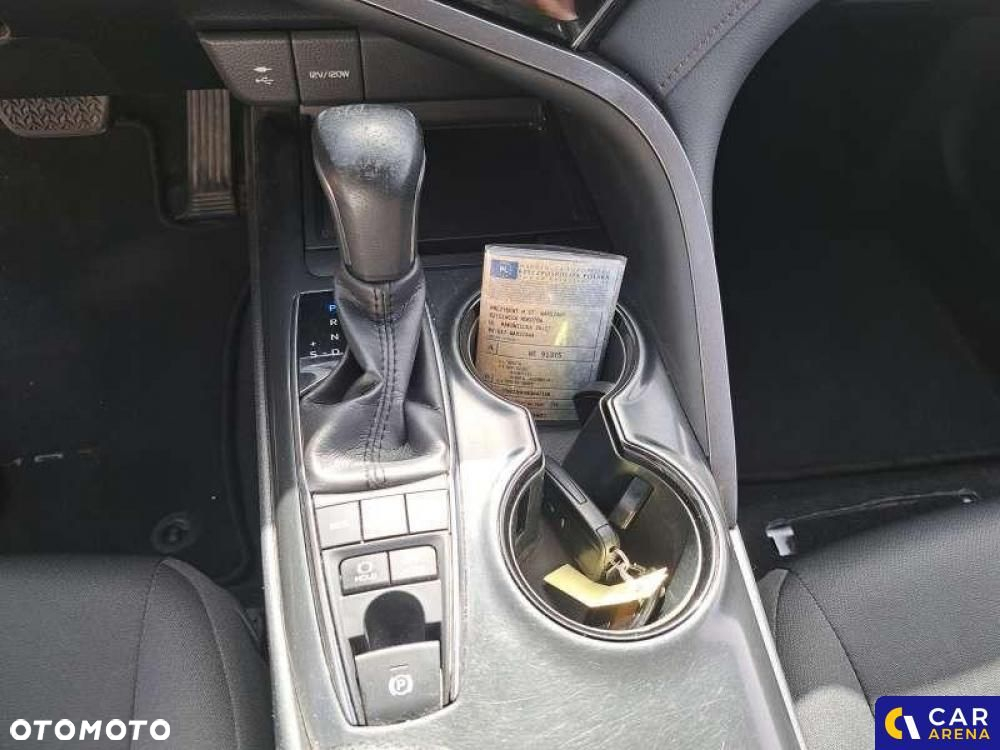 Toyota Camry - 22