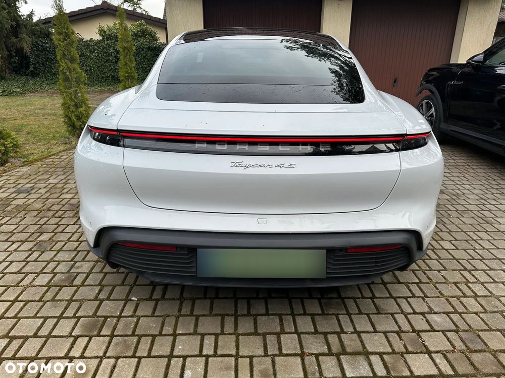 Porsche Taycan - 9