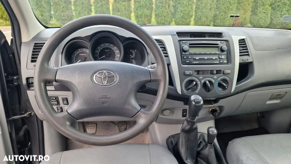 Toyota Hilux 4x4 Double Cab - 5