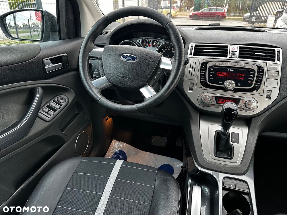 Ford Kuga 2.0 TDCi 4x4 Titanium - 27