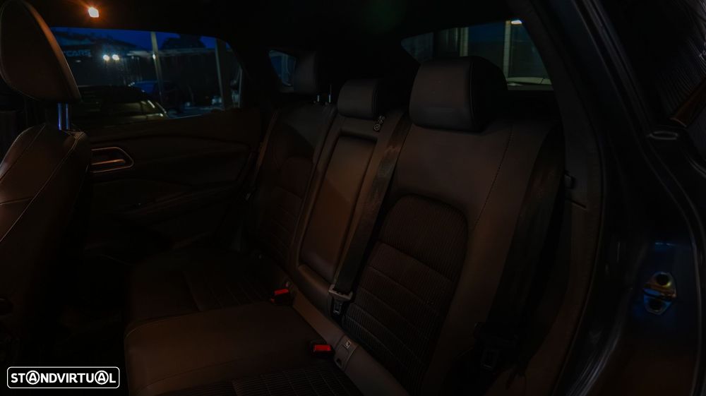 Nissan Qashqai 1.3 DIG-T Tekna SKY - 26