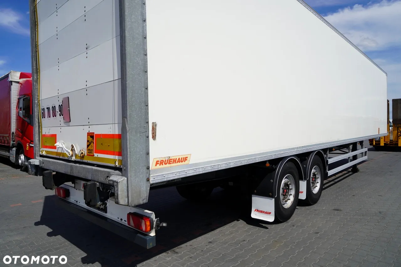 Fruehauf KONTENER / KOFFER / 2 OSIE / SAF / 2021 ROK / BARDZO MOCNA PODŁOGA: SZYNA-DESKA / ROLETA - 13