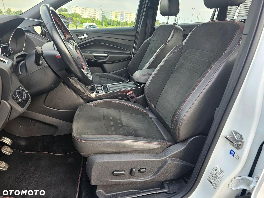 Ford Kuga 2.0 TDCi 4x4 ST-Line - 14