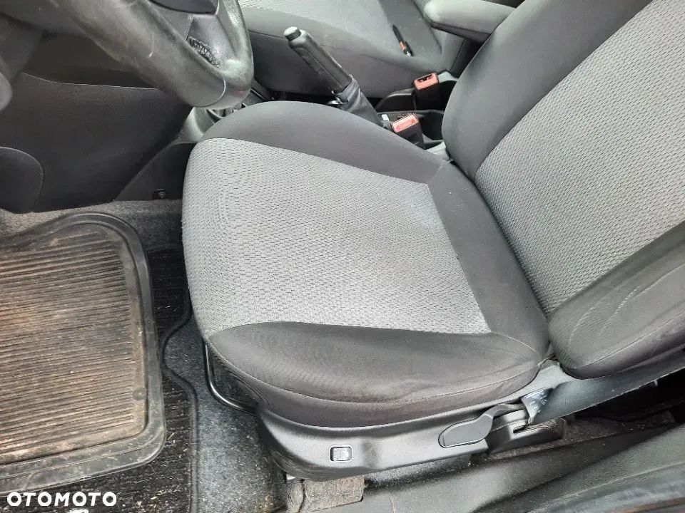 Fiat Doblo II 2 Fotel kierowcy pasażera Fotele 2 rząd Fotele grzane tapicerka boczki drzwi  EUROPA ŁADNE - 1