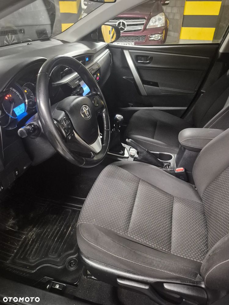 Toyota Corolla - 33