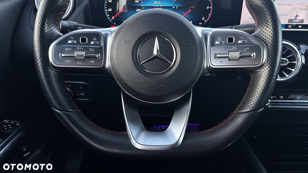 Mercedes-Benz GLA - 15