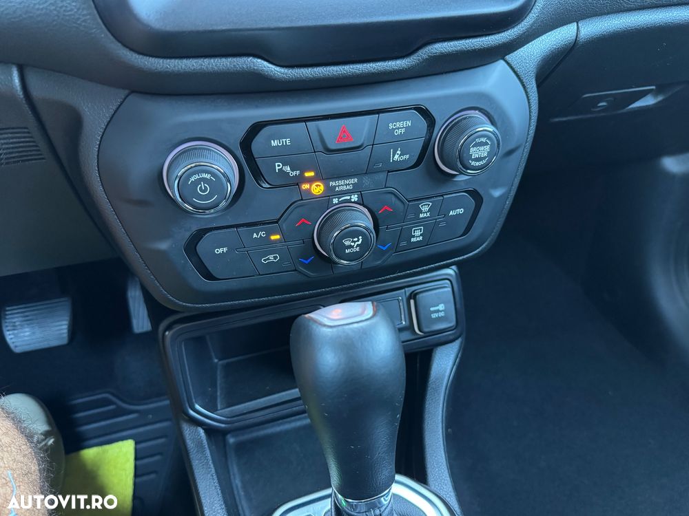 Jeep Renegade 1.3 Turbo 4x2 DDCT6 Limited - 18