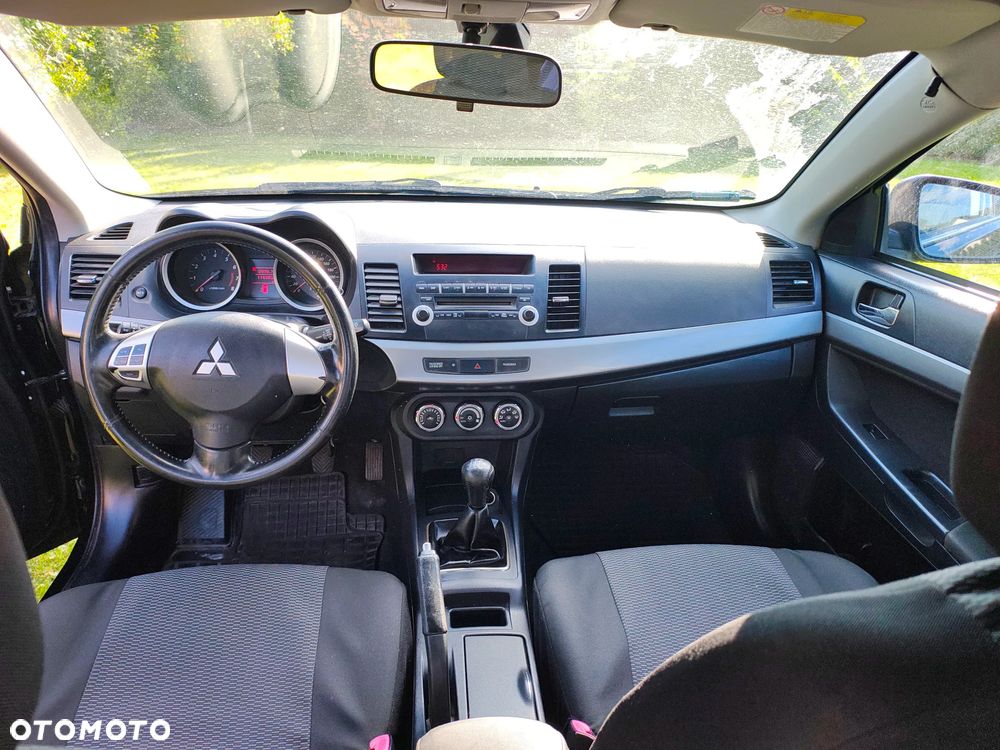Mitsubishi Lancer 1.6 Invite - 7