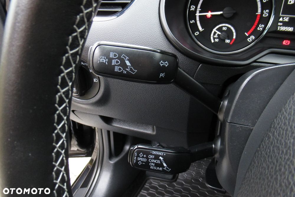 Skoda Octavia 2.0 TDI DSG RS - 24