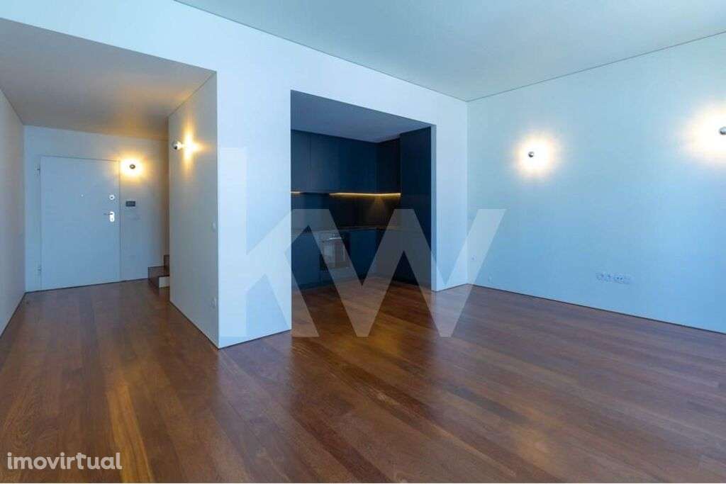 T2 COM VARANDA, EM CAMPANHÃ, PRÓXIMO AO TERMINAL INTERMODAL E DO ESTÁD - Grande imagem: 2/28