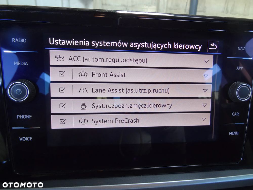 Volkswagen T-Roc 1.5 TSI Life - 27