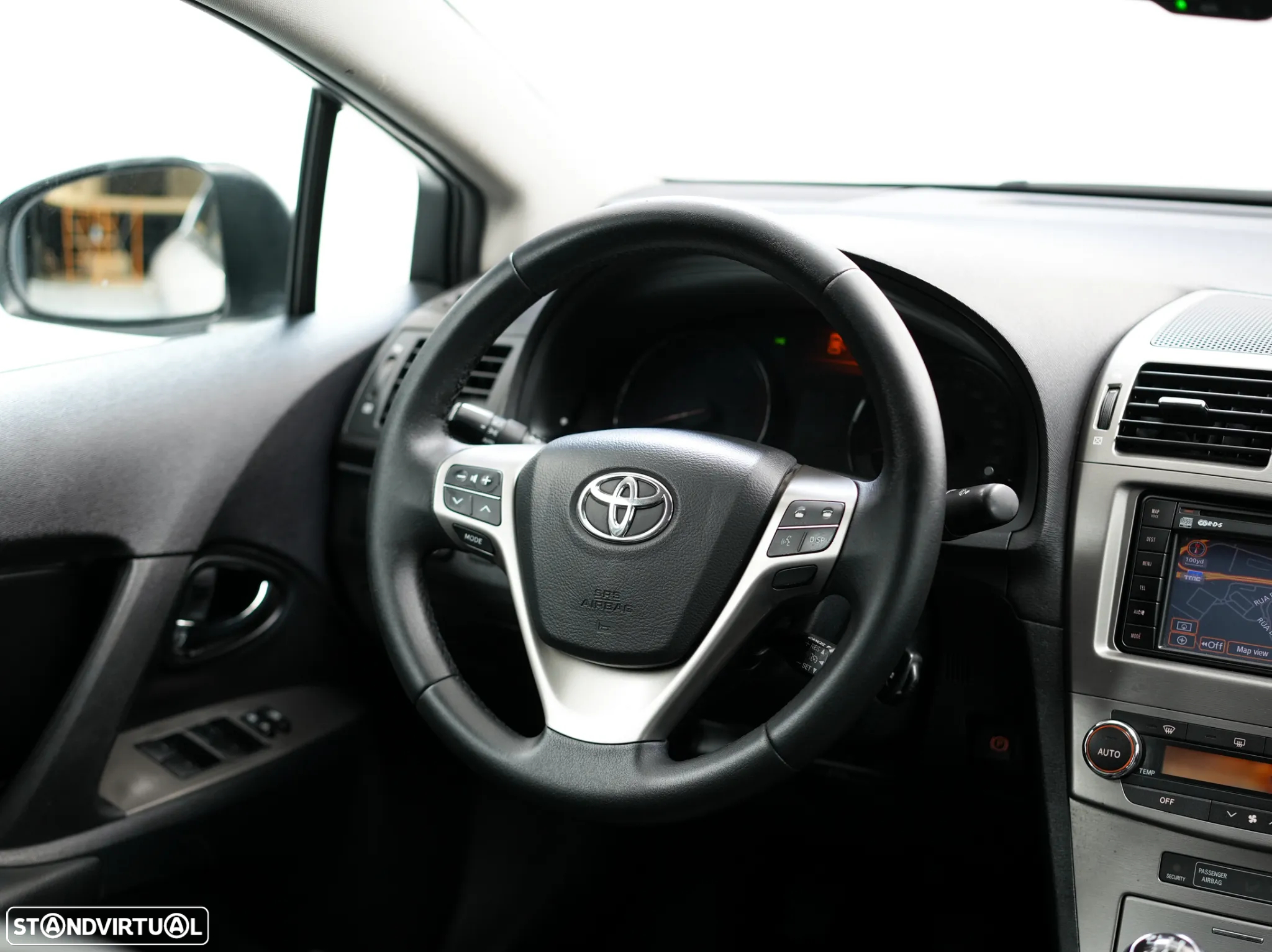 Toyota Avensis SD 2.0 D-4D Exclusive - 6