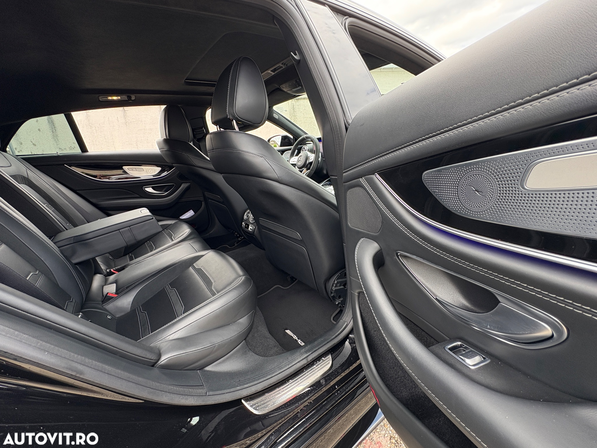 Mercedes-Benz AMG GT-S 63 4MATIC+ - 13