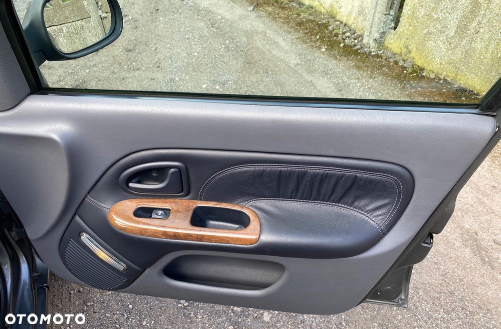 Renault Clio - 11