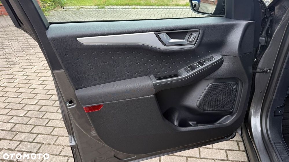 Ford Kuga - 25