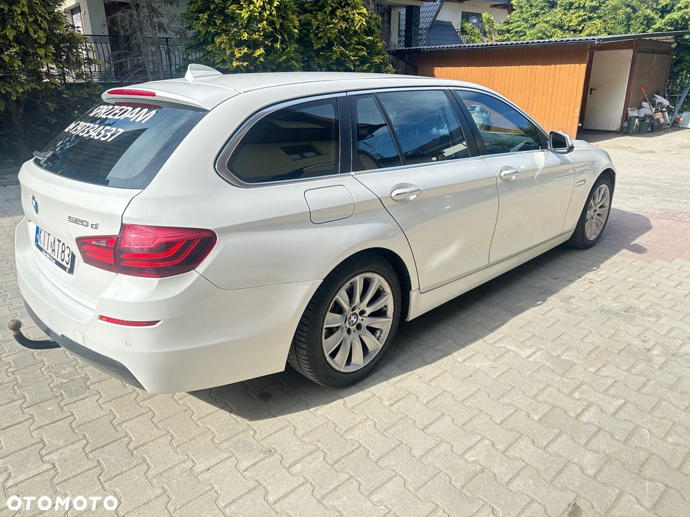 BMW Seria 5 520d xDrive - 9