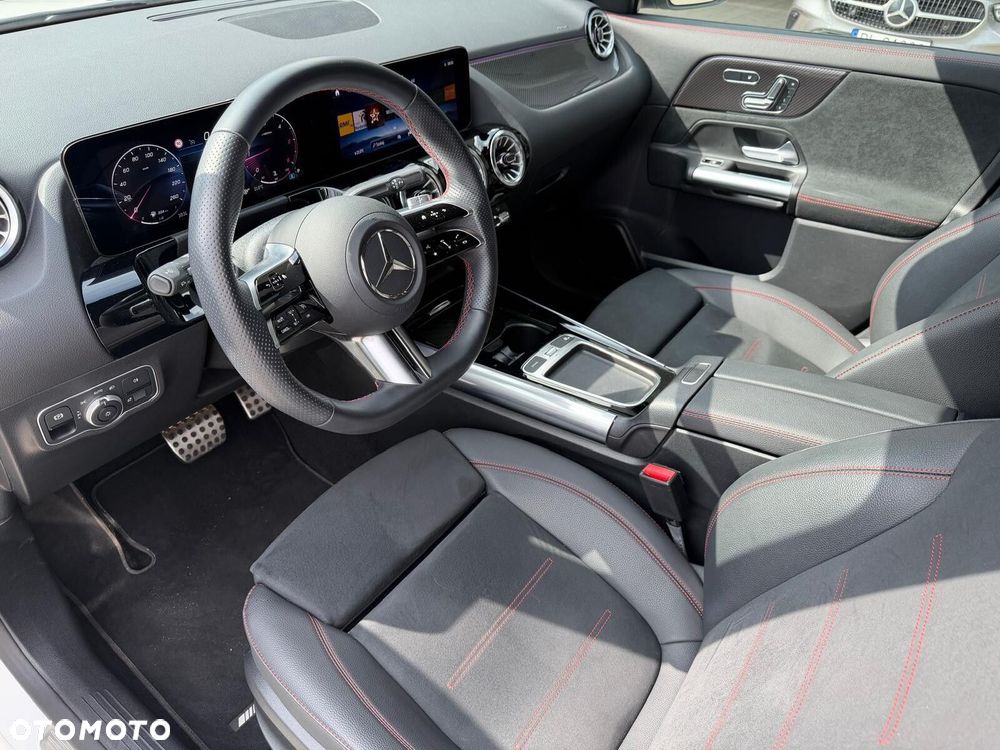 Mercedes-Benz GLA 200 d 4-Matic AMG Line - 11